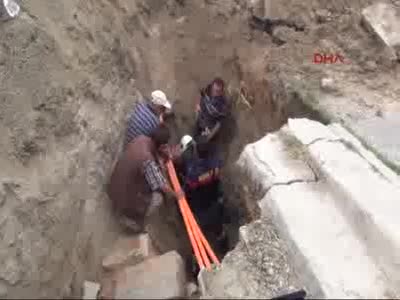 Kütahya'da göçük altında kalan işçi öldü