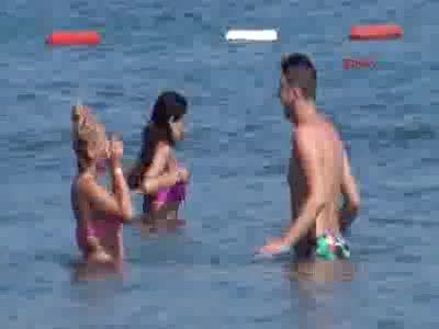 Bodrum plajları her şeye rağmen rengarenk - 1