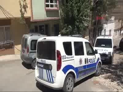 Gaziantep'te bunalıma girdi, kendisini tavana astı