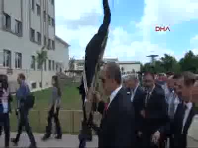 BBP Sivas'ta adliye önüne siyah çelenk bıraktı