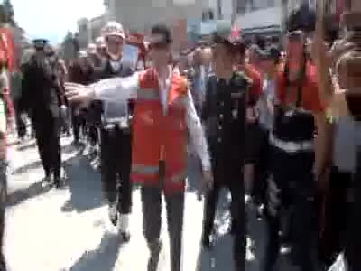Şehit Yunus Aktas, baba ocağında