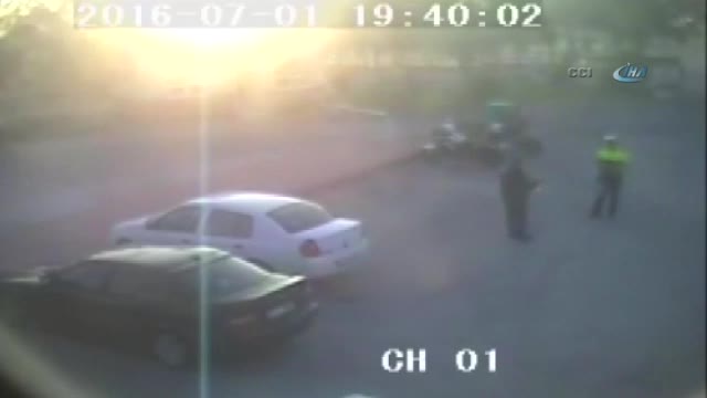 Benzin döküp kendisini yaktı
