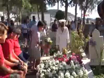 Bodrum'da minik yelkenci Ada doğum gününde mezarı başında anıldı