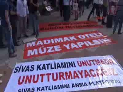 İzmit'te, Sivas katliamı anıldı