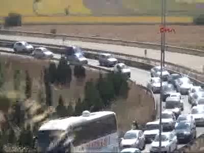 Bursa'da bayram trafiği seyyar satıcılara yaradı