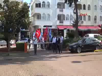 Ülkü Ocakları'ndan Kemer Belediyesi'ne siyah çelenk