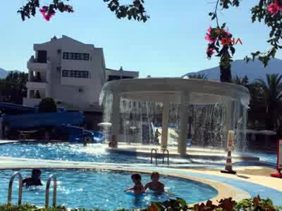 Otel havuzunda vakum borusuna ayağı sıkışan çocuk boğuldu