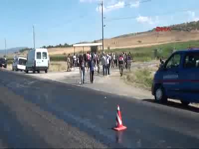 Hemzemin geçitte kaza; 3 ölü, 4 yaralı