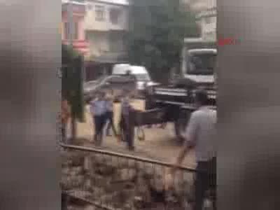 Yusufeli'nde aşırı yağış hasara neden oldu