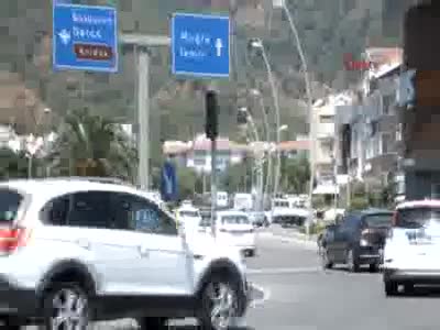 Marmaris'te tatilcilerin dönüşü başladı