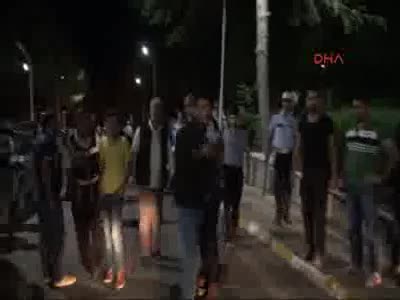 'Köpeğe niçin tekme attınız' kavgası: Ölü ve yaralılar var