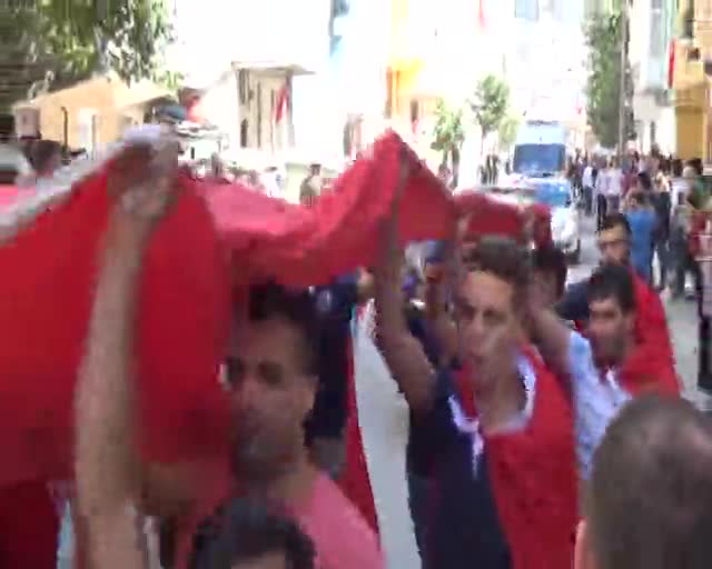 Bursa şehidine ağlıyor!
