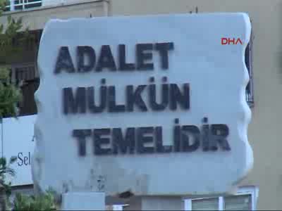 Terör örgütü propagandası yapmakla suçlanan akademisyenlerin yargılanmasına başlandı