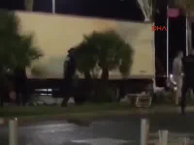 Nice saldırganına polisin müdahale anı kamerada