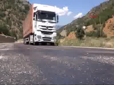 Tokat'ta asfalt eriten sıcak
