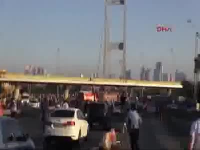 Boğaziçi Köprüsü'nde darbe girişimcisi asker linç edilircesine dövüldü