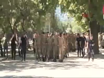 Genelkurmay Başkanlığı'na  bulunan 200'e yakın silahsız er polislere teslim oldu - 2
