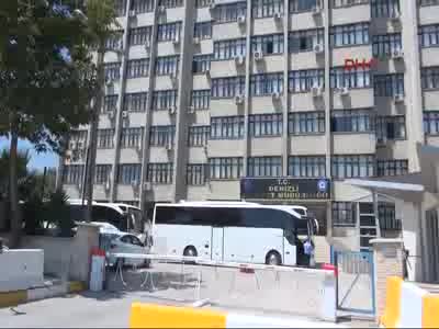 Denizli'de 105'i rütbeli, 515 asker gözaltında