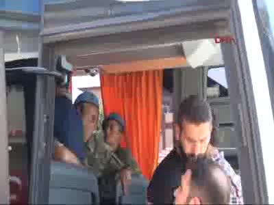 Denizli'de 105'i rütbeli, 515 asker gözaltında