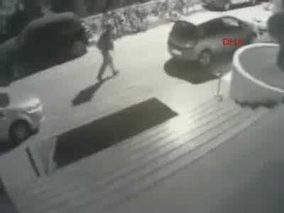 Cumhurbaşkanı Erdoğan'ın kaldığı otelde yaşanan çatışmanın yeni görüntüleri ortaya çıktı