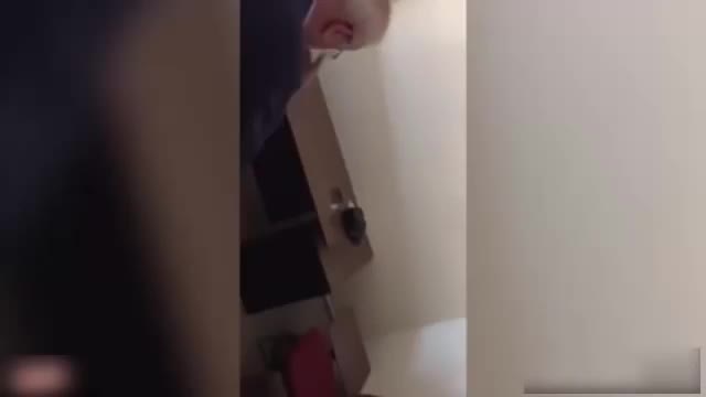 Kendisini rehin alan askeri böyle sorguladı