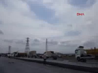 Kışla önünde hareketlilik