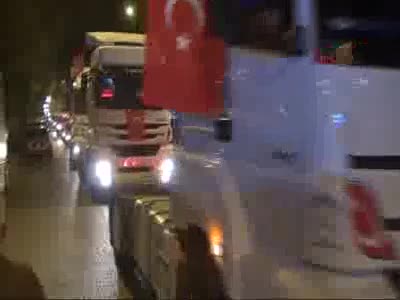 Darbeye karşı STK temsilcileri kefen giydi