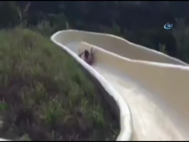 Su kayağı yaparken inanılmaz kaza