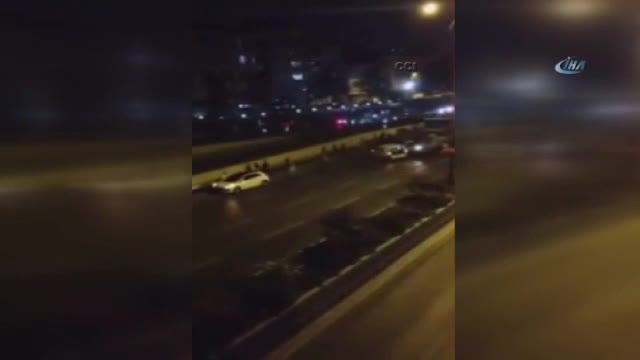 Darbeci hainler tankla araçları böyle ezdi