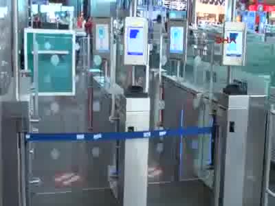 Yurtdışına çıkışlarda biyometrik kontrol uygulaması durduruldu