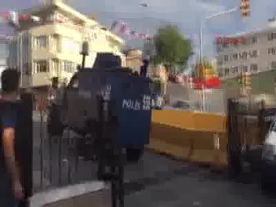 Esenler'de tankla 5 kişiyi ezdiği belirtilen 3 asker tutuklandı