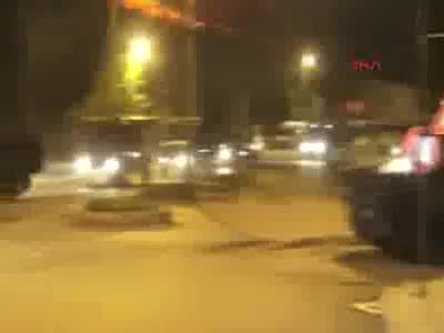 Kars'ta tanklar emniyetin kapısına dayanınca, çatışmanın eşiğinden dönülmüş