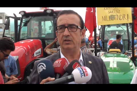 Bursa İnegöl'de vatandaşlar darbe girişimine 300 traktörle tepki gösterdi