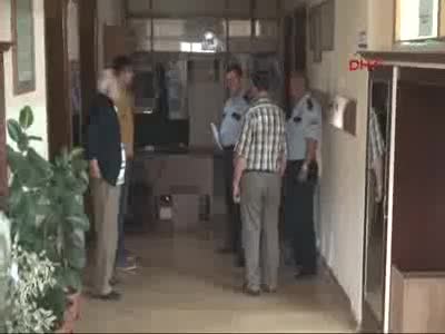 Yurtlardaki aramada 6 kişi gözaltına alınırken birçok belgenin yakıldığı anlaşıldı