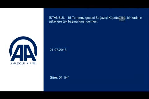 Boğaziçi Köprüsü'nde bir kadın askerlere tek başına karşı çıktı