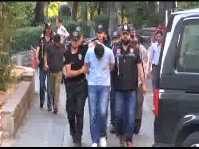 Fuat Avni soruşturmasında gözaltına alınanlar adliyeye sevk edildi