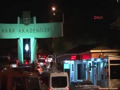 Harp akademileri lojmanlarına yüzlerce araçla operasyon yapıldı