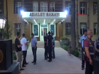 Niğde'de 30 polis tutuklandı