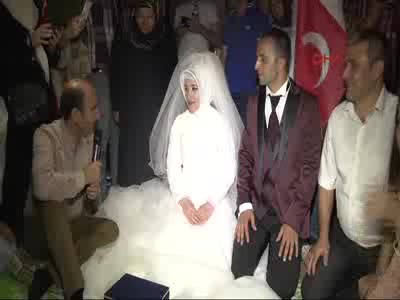 Bursa'da demokrasi nöbetinde nikah