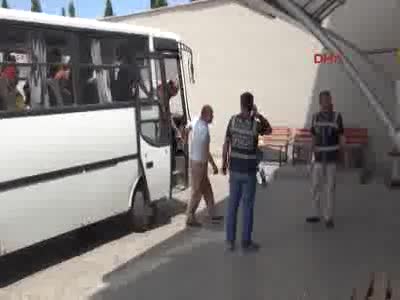 Darbeci askerlere destek vermek için SMS'le  dua göndermişler