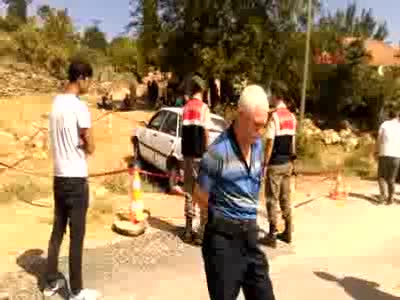 El frenini çekmeyi unuttuğu otomobilinin altında can verdi