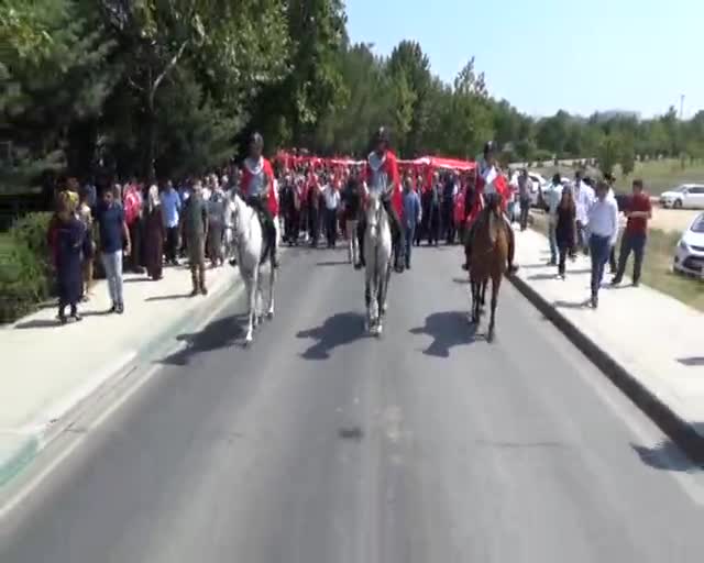 Bursa Uludağ Üniversitesi'nden FETÖ'ye lanet yürüyüşü