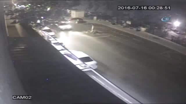 Çöp konteynerini siper edip halkı taradılar!