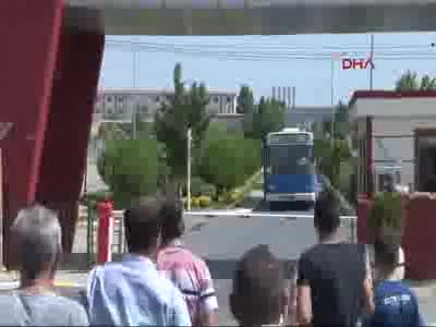Silivri Cezaevi önünde tahliye hareketliliği - 1