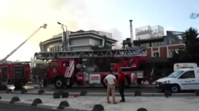 İstanbul Ataşehir'de büyük yangın!
