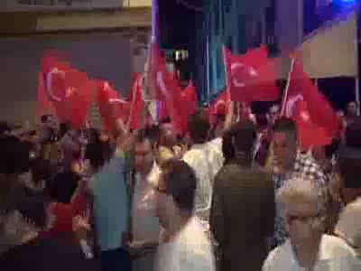 Darbe girişimi gecesi insan seli