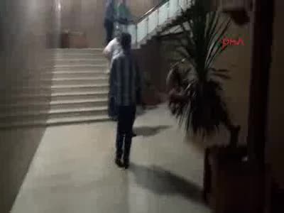 Ayrılmak isteyen sevgilisini bıçakladı