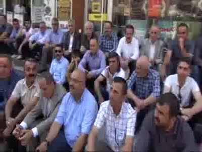 İlçe yapılma kararını protesto eden Hakkari esnafı kepenk açmadı - 2