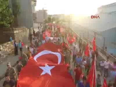 Güçlükonak'ta asker, polis, vatandaştan demokrasi yürüyüşü