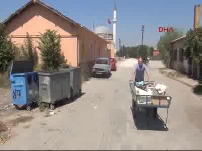 72 yaşındaki hurdacı üniversite öğrencisi oldu